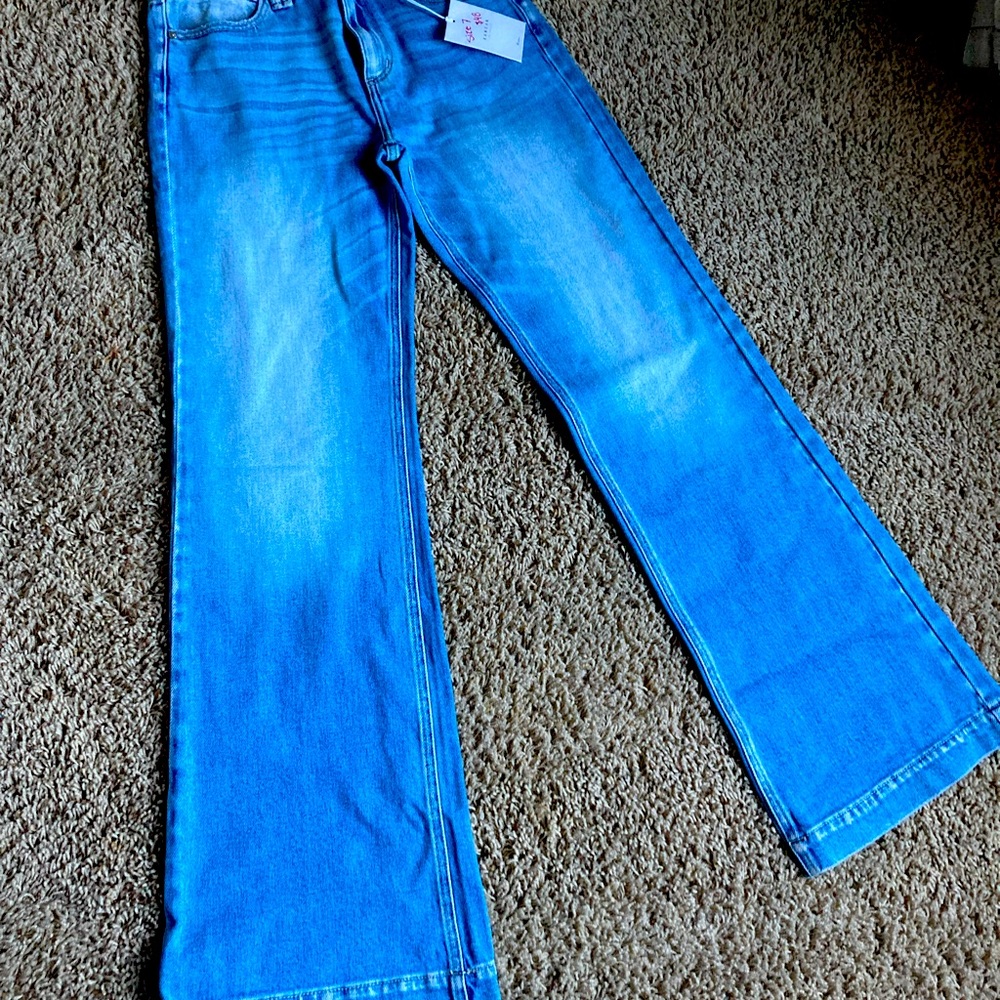 New! Size 7 KanCan